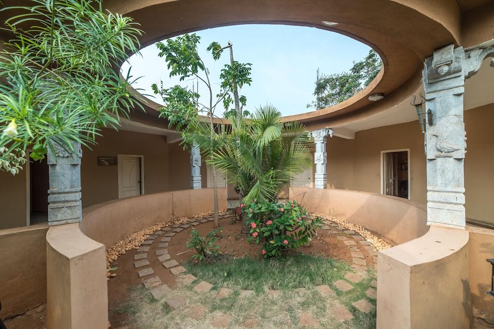 Vijayshree Resort And Heritage Village Hosapete Exteriör bild